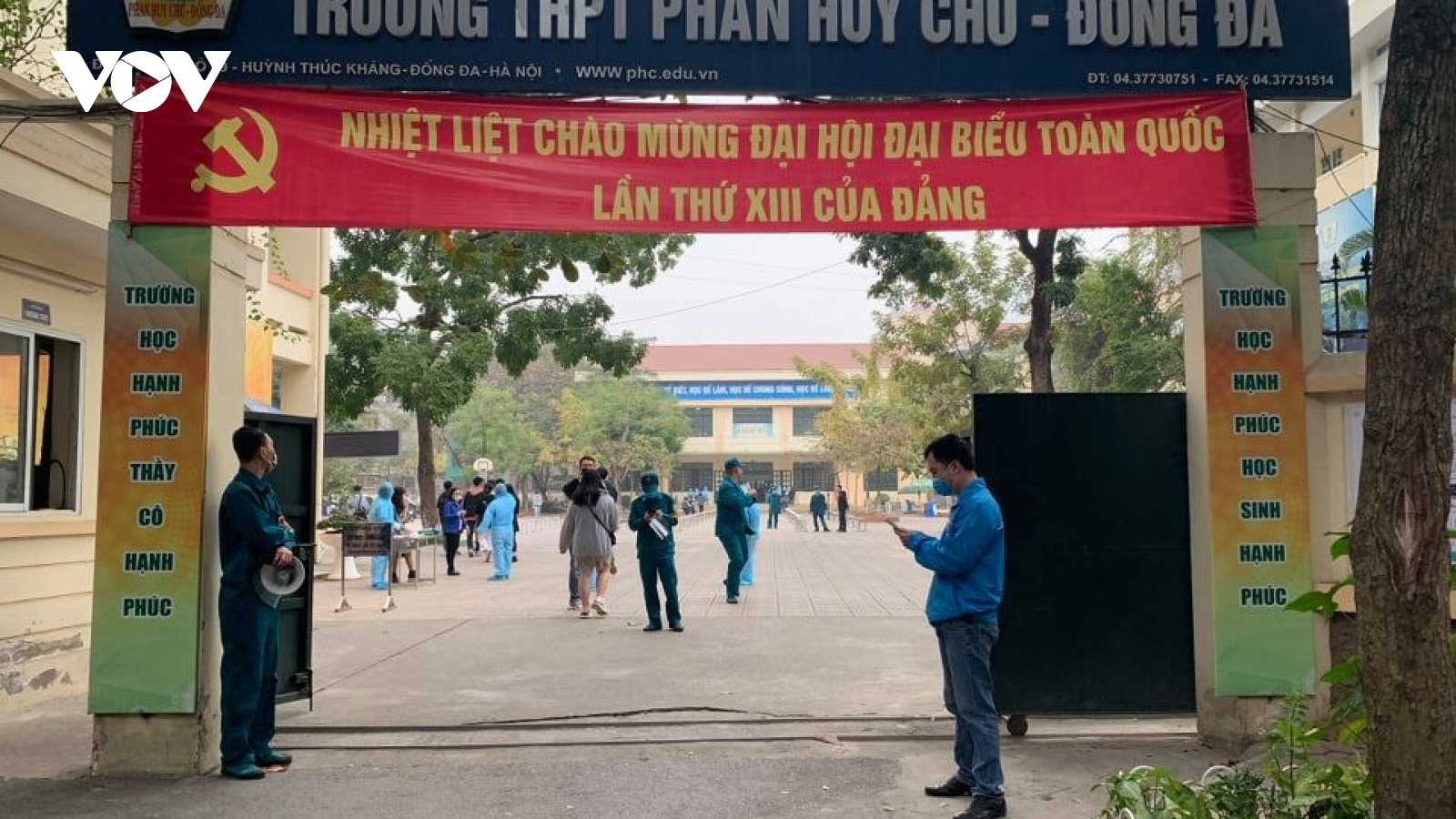 Tham quan đúng vùng dịch, 601 HS Trường THPT Phan Huy Chú Hà Nội phải test nhanh Covid-19